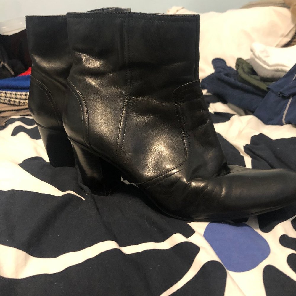 booties - Picture 3 of 4